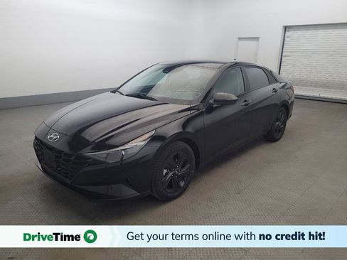 Used 2023 Hyundai Elantra SEL image 1