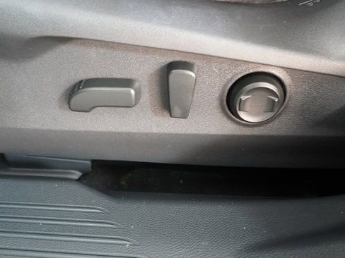 Used 2022 Subaru Outback Premium image 21