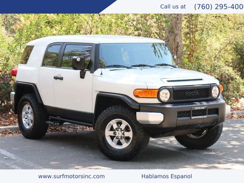 Used 2009 Toyota FJ Cruiser 2WD w/ TRD Sport Pkg image 1