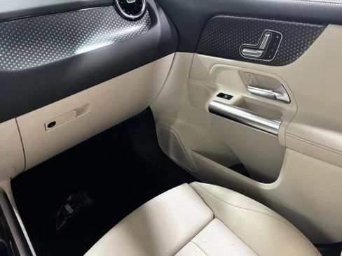 Used 2025 Mercedes-Benz GLA 250 4MATIC image 7