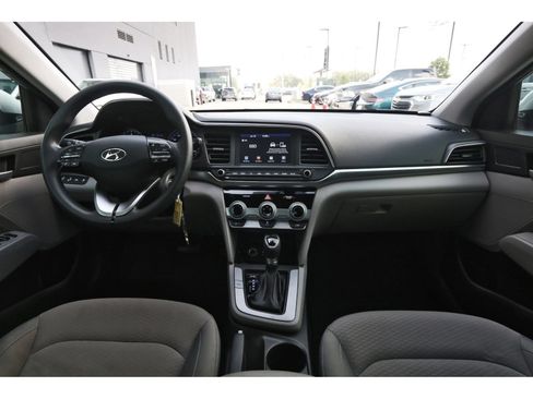 Used 2019 Hyundai Elantra SEL FWD image 12