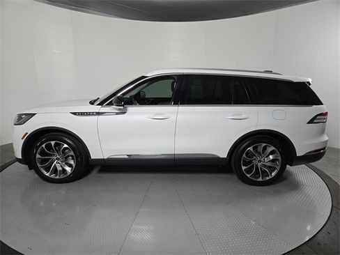 New 2026 Lincoln Aviator 2WD image 8