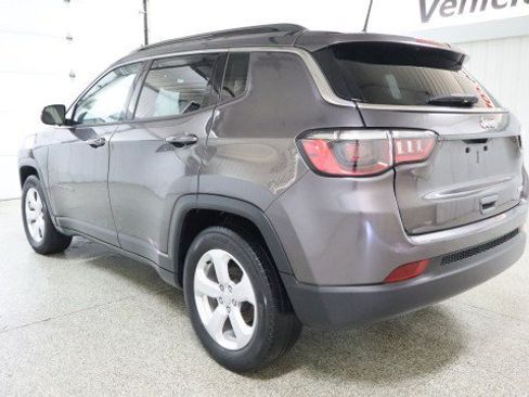 Used 2019 Jeep Compass Latitude w/ Popular Equipment Group FWD image 3