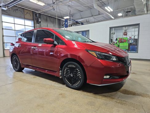 Used 2024 Nissan Leaf SV Plus image 2