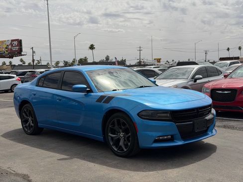 Used 2015 Dodge Charger SXT RWD image 12