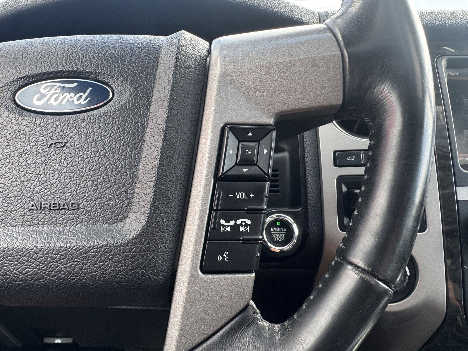 Used 2015 Ford Expedition Limited w/ Equipment Group 301A AWD/4WD image 18