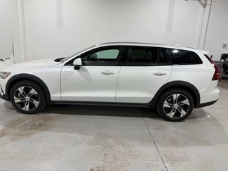 Used 2025 Volvo V60 B5 Cross Country Plus video 1