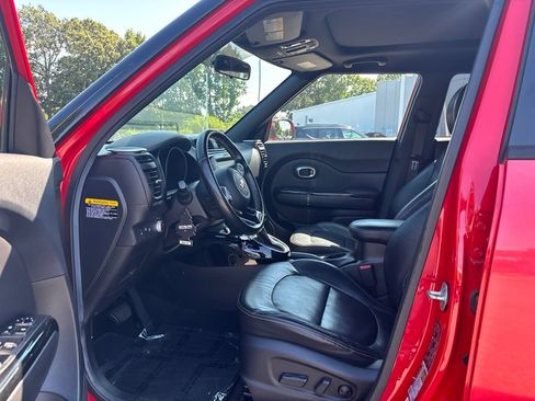 Used 2015 Kia Soul + w/ Primo Package FWD image 5