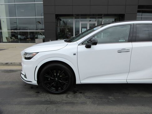 Used 2024 Lexus RX 500h F Sport w/ Convenience Package image 2