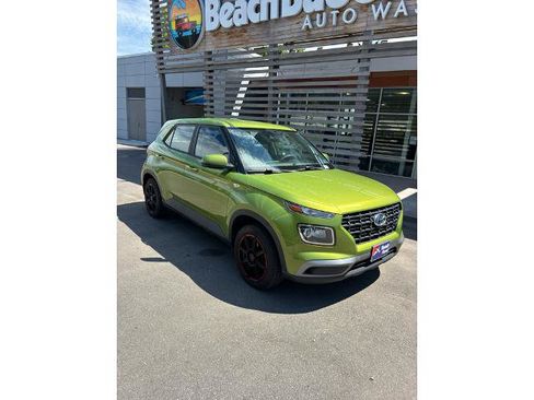 Used 2020 Hyundai Venue SE FWD image 4