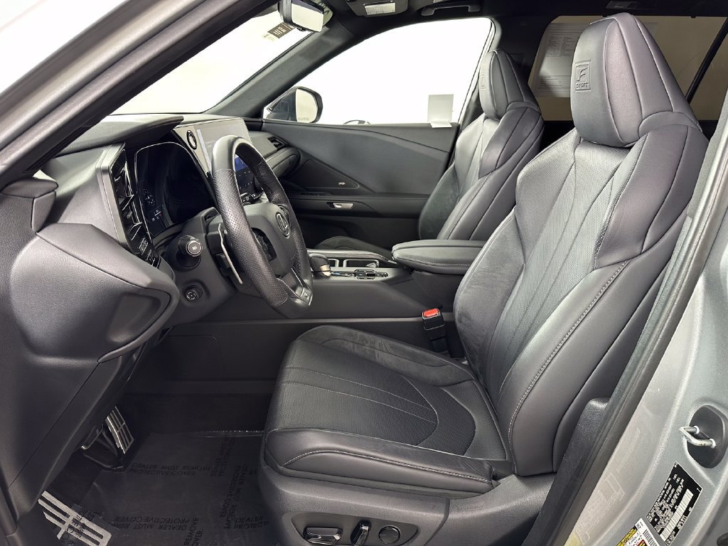 Used 2024 Lexus TX 500h AWD w/ Technology Package image 18