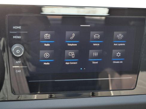 Certified 2025 Volkswagen Jetta Sport image 31