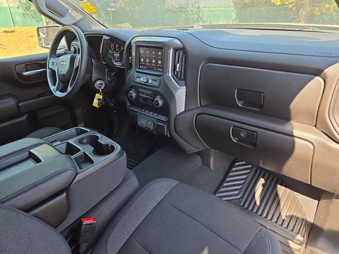 Used 2022 Chevrolet Silverado 1500 Custom image 18