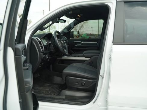 Used 2022 RAM 1500 Big Horn AWD/4WD image 12