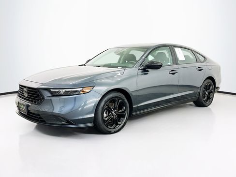 Used 2025 Honda Accord SE image 3