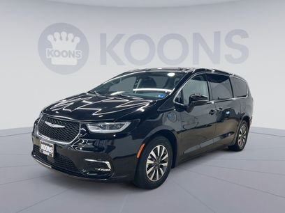 Used 2024 Chrysler Pacifica Limited