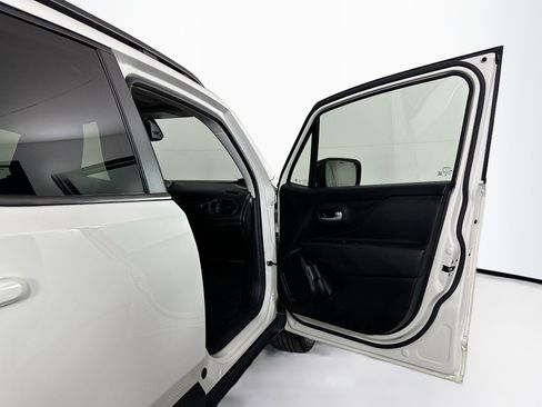 Used 2023 Jeep Renegade Altitude w/ Sun/Sound Group image 32