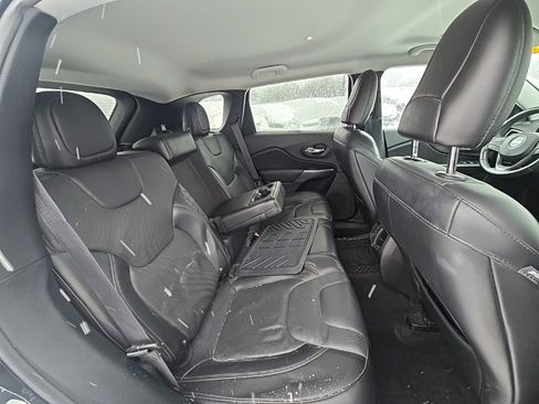 Used 2019 Jeep Cherokee Limited image 19