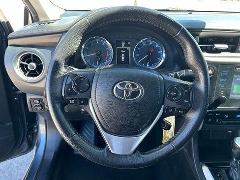 Used 2018 Toyota Corolla SE image 9