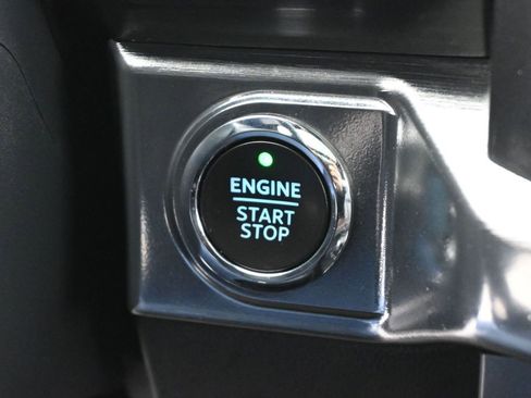 Certified 2022 Ford F150 Lariat w/ Equipment Group 502A High image 14