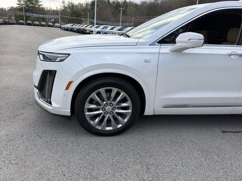 Used 2023 Cadillac XT6 Premium Luxury w/ Platinum Package AWD/4WD image 9