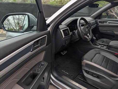 Used 2023 Volkswagen Atlas Cross Sport SEL Premium R-Line image 30