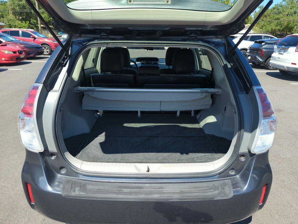 Used 2017 Toyota Prius V Two w/ Carpet Mat Package FWD image 29