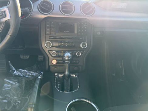 Used 2016 Ford Mustang Coupe image 12