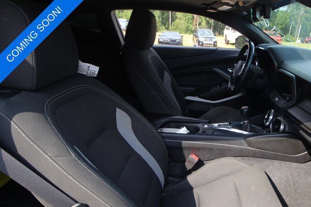 Used 2018 Chevrolet Camaro SS RWD image 3