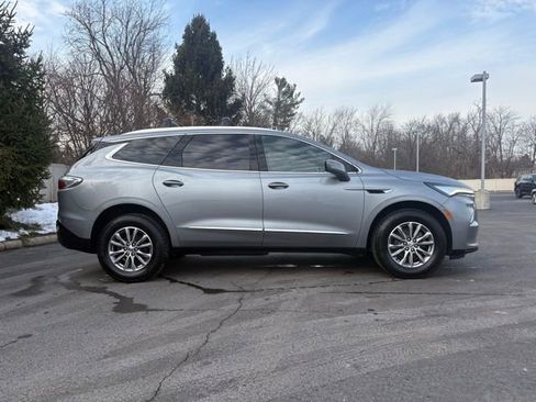 Certified 2023 Buick Enclave Essence image 9