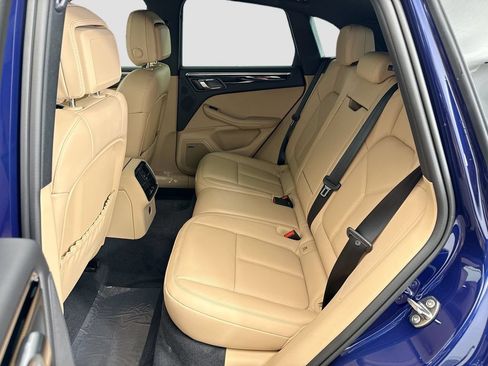 Used 2026 Porsche Macan AWD/4WD image 19