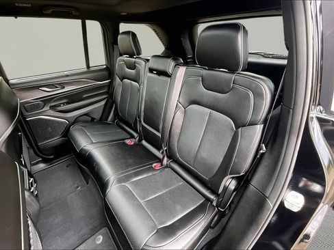 Used 2024 Jeep Grand Cherokee Overland w/ Adv Protech Group III AWD/4WD image 26