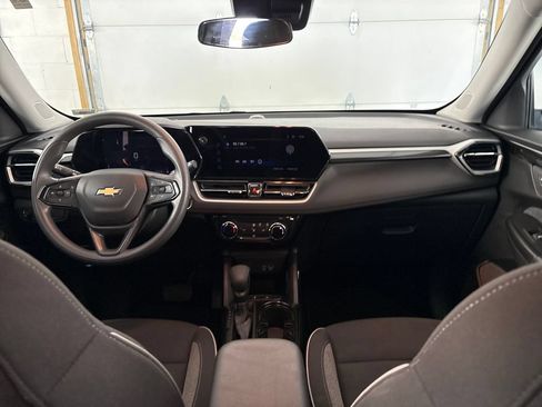 Used 2025 Chevrolet TrailBlazer LT FWD image 17