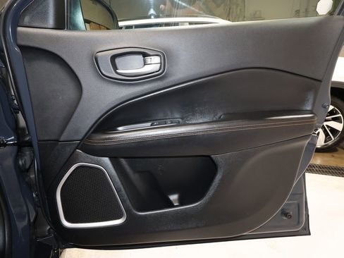 Used 2018 Jeep Compass Limited AWD/4WD image 18