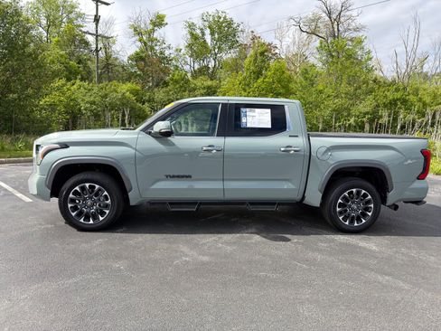 Used 2025 Toyota Tundra Limited AWD/4WD image 3