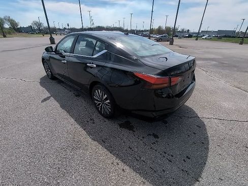 Used 2025 Nissan Altima 2.5 SV image 5