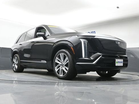 Used 2026 Cadillac Vistiq Luxury w/ LPO, Floor Liner Package image 29