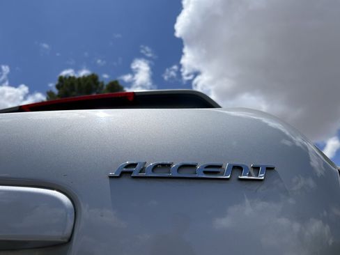 Used 2009 Hyundai Accent GS w/ Premium Pkg 3 image 9