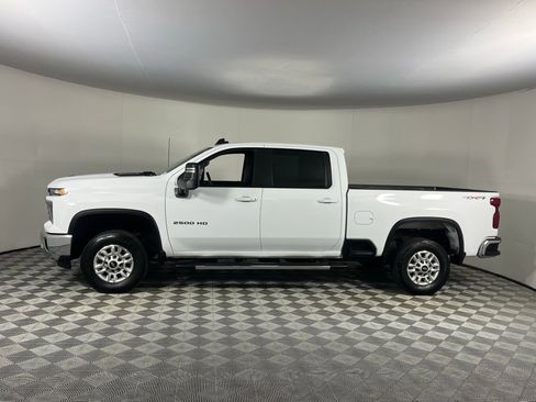 Used 2025 Chevrolet Silverado 2500 LT w/ Convenience Package image 8