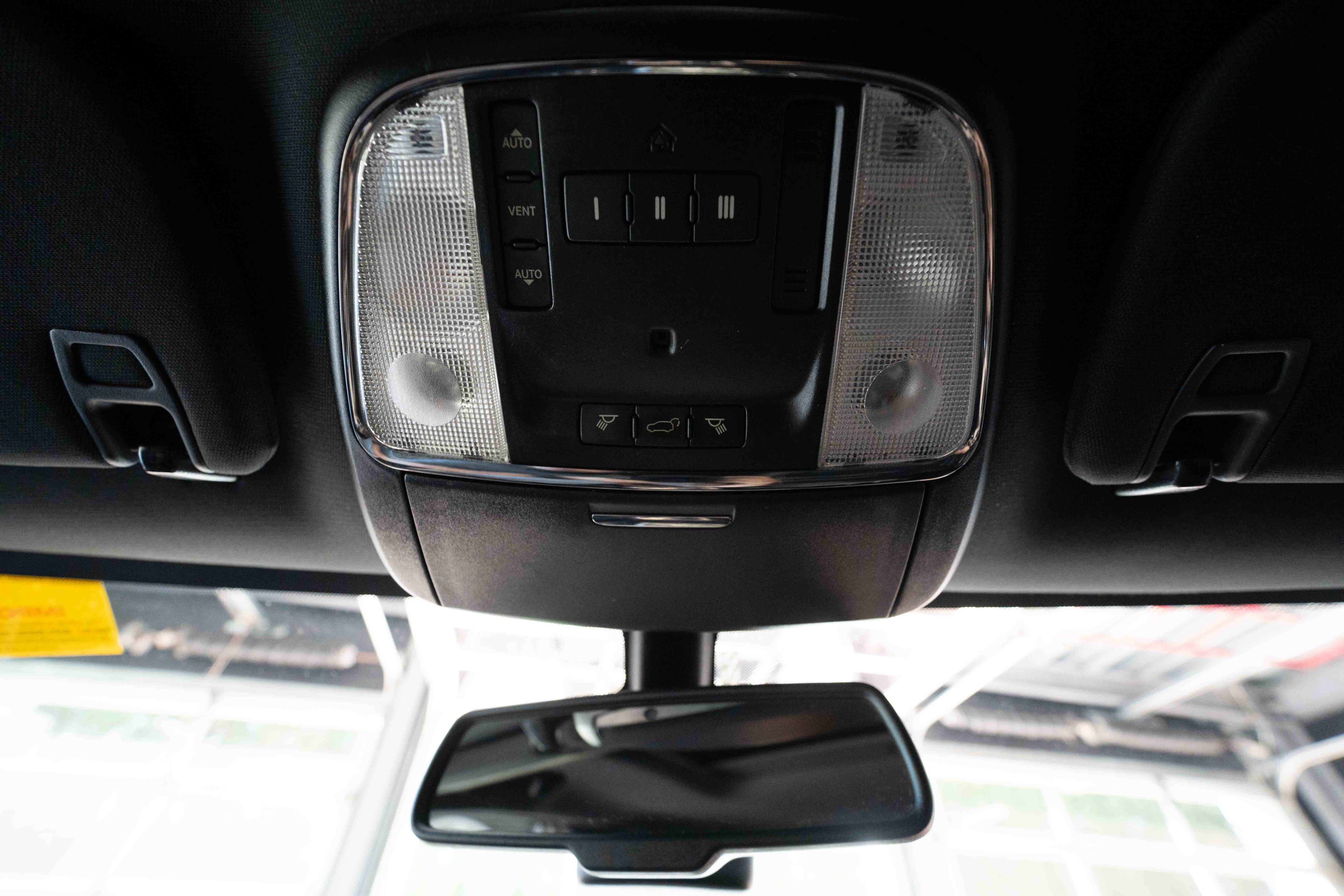 Used 2015 Jeep Grand Cherokee Limited AWD/4WD image 17