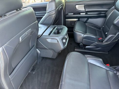 Used 2025 Ford Expedition Max Platinum AWD/4WD image 17