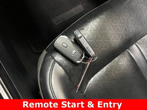 Used 2021 Kia Sorento S image 32