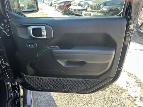 Certified 2022 Jeep Wrangler Sport S image 22