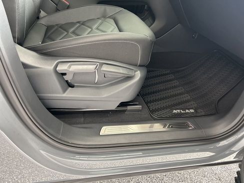 New 2026 Volkswagen Atlas SE image 27