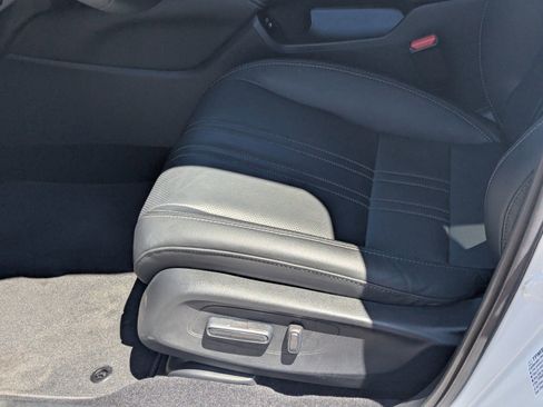 Used 2026 Honda HR-V EX-L image 19