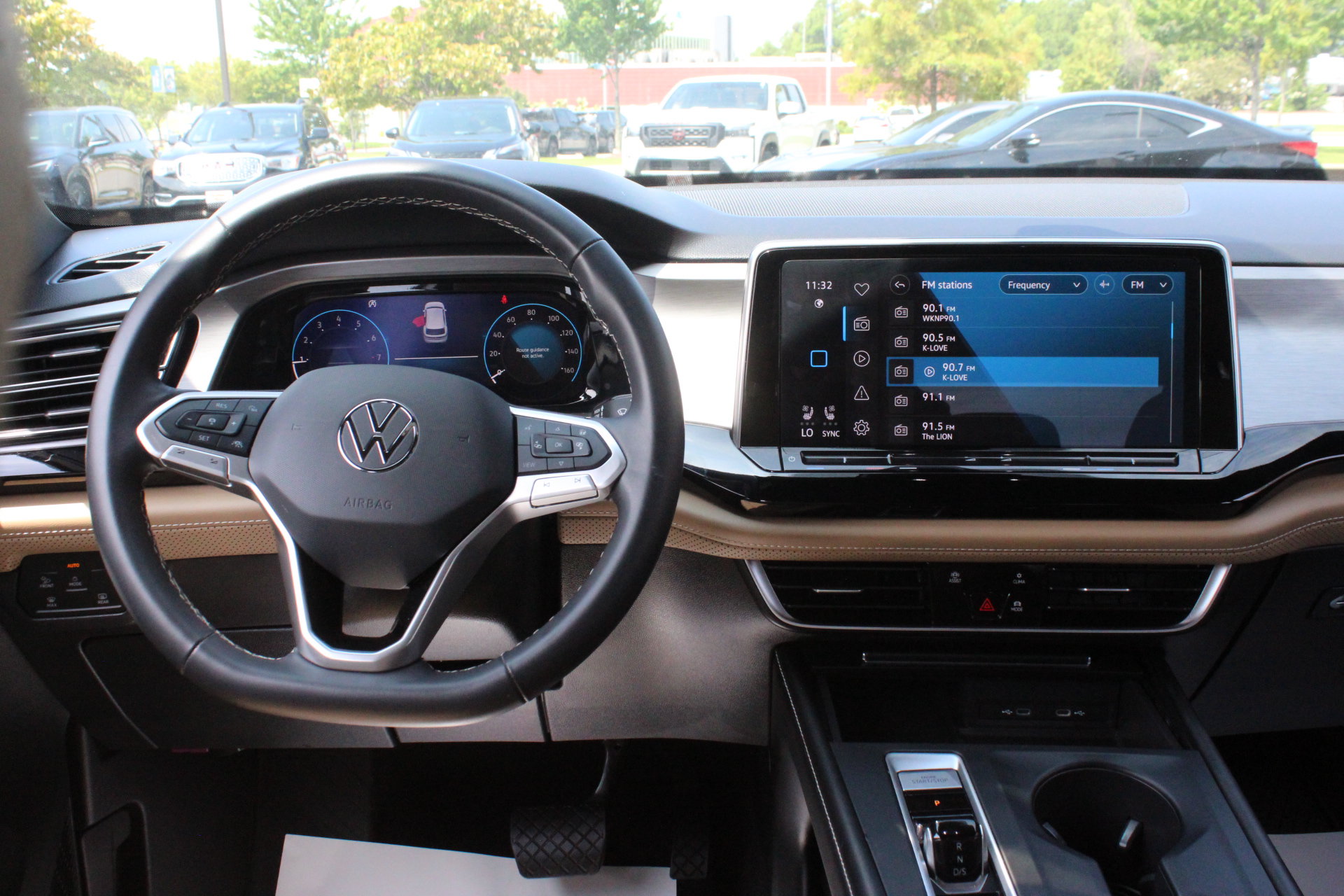 Used 2024 Volkswagen Atlas Cross Sport SE FWD image 21
