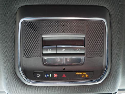 Used 2024 Chevrolet Blazer EV RS image 32