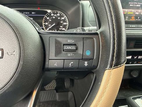 Used 2023 Nissan Rogue SV FWD image 29