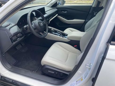 Used 2025 Honda Accord EX-L image 13