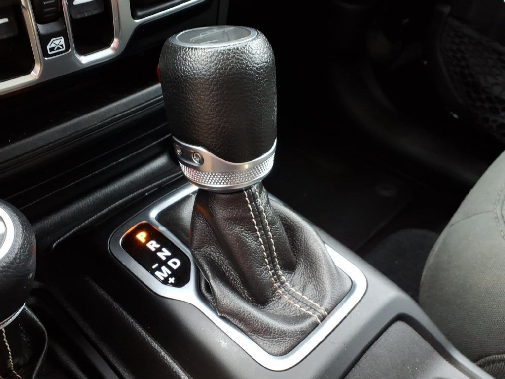 Used 2023 Jeep Gladiator Overland AWD/4WD image 19